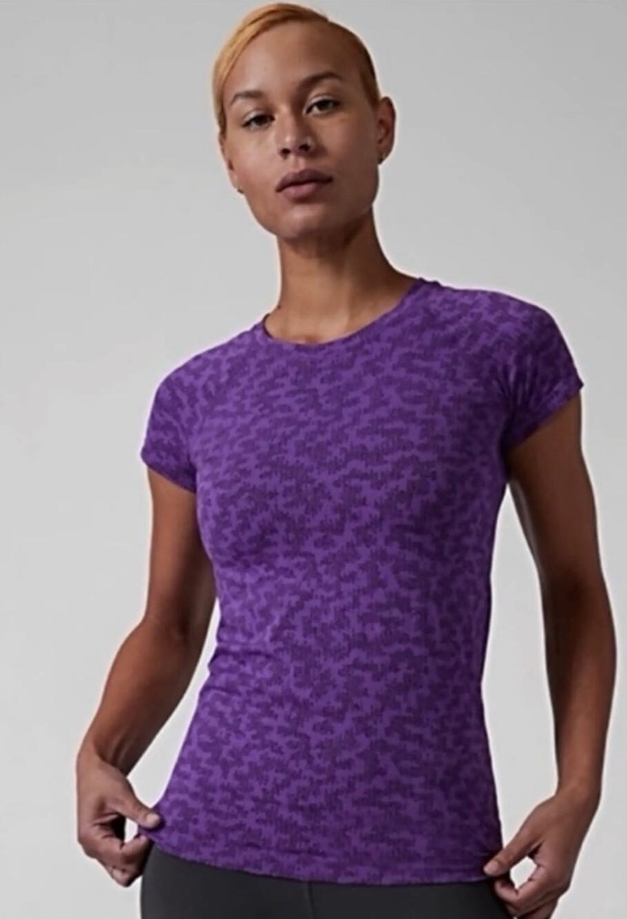 Athleta Momentum Seamless Tee Size Medium Ionic+ Odor Control